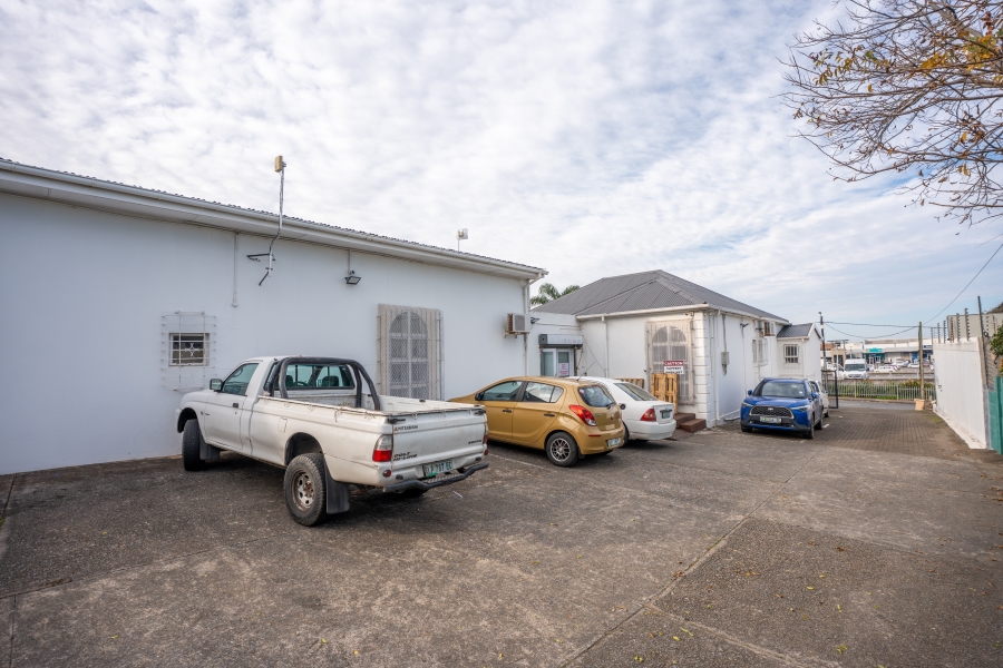 Commercial Property for Sale in Vincent Eastern Cape